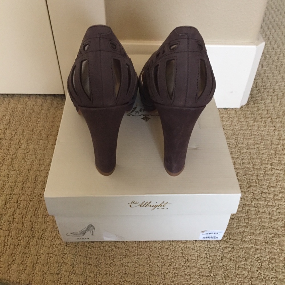 Anthropologie Miss Albright Madan Petal Scalloped Heels - Picture 5 of 6